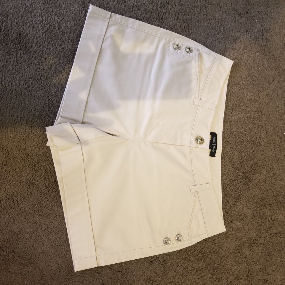 White House Black Market Beige Shorts (size 6) - Picture 4 of 5